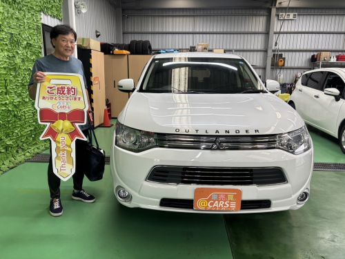 ミツビシ　アウトランダー　ご納車させていただきました。